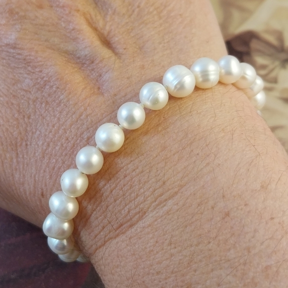Freshwater Pearl Bracelet with Sterling Silver Clasp - Picture 5 of 12
